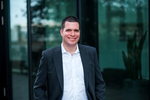 Philipp Feige MRICS, VP, Market Officer Germany Philipp Feige MRICS, Vice President, Market Officer Germany