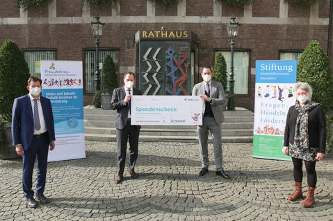 Prologis Dock Doors of Giving Düsseldorf Prologis Dock Doors of Giving Düsseldorf