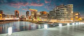 presence_markets_dusseldorf_web (1).jpg Bürogebäude im Düsseldorfer Medienhafen