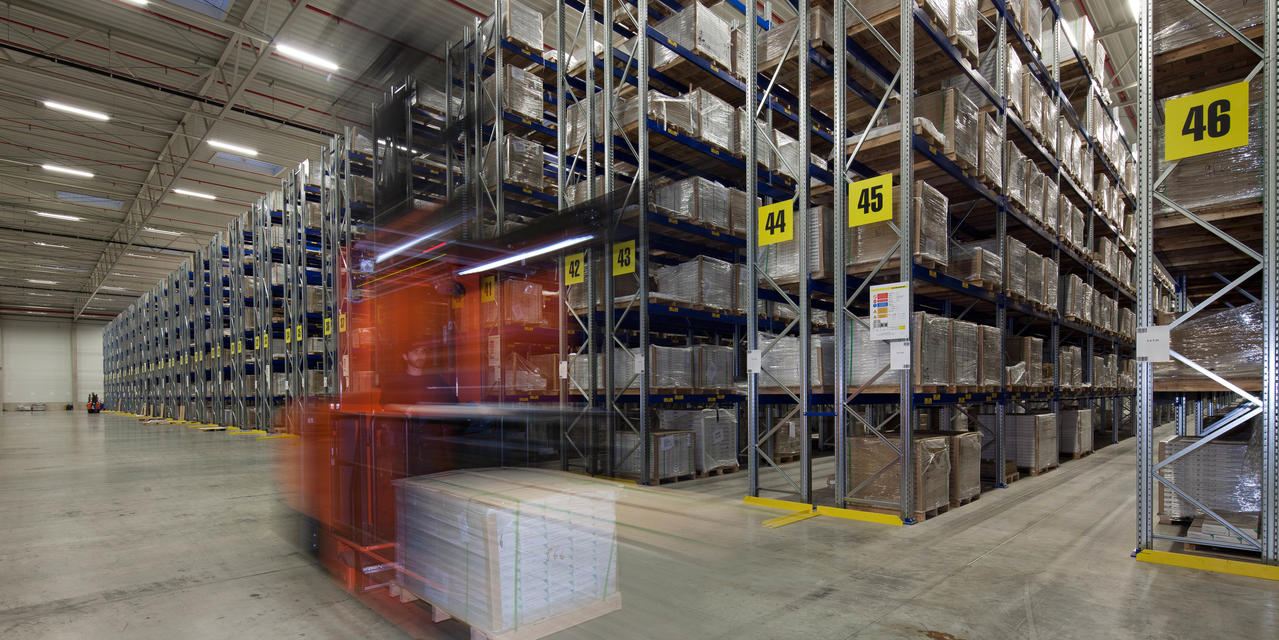 Scarcity of logistics space in Germany Cologne, Germany, logistics hall