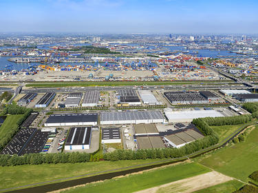 Aerial view of distribution center at Eemhaven 