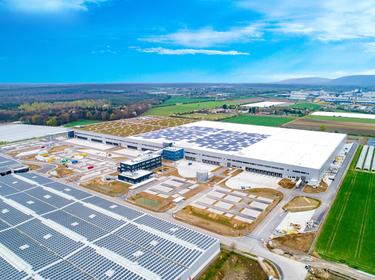 Logistic facility with sun panels on the roof